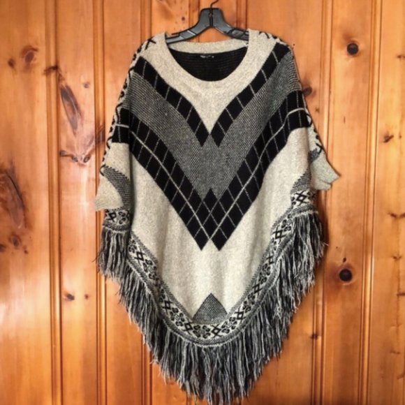 BCBGMaxAzria Black and Cream Poncho - Picture 1 of 6